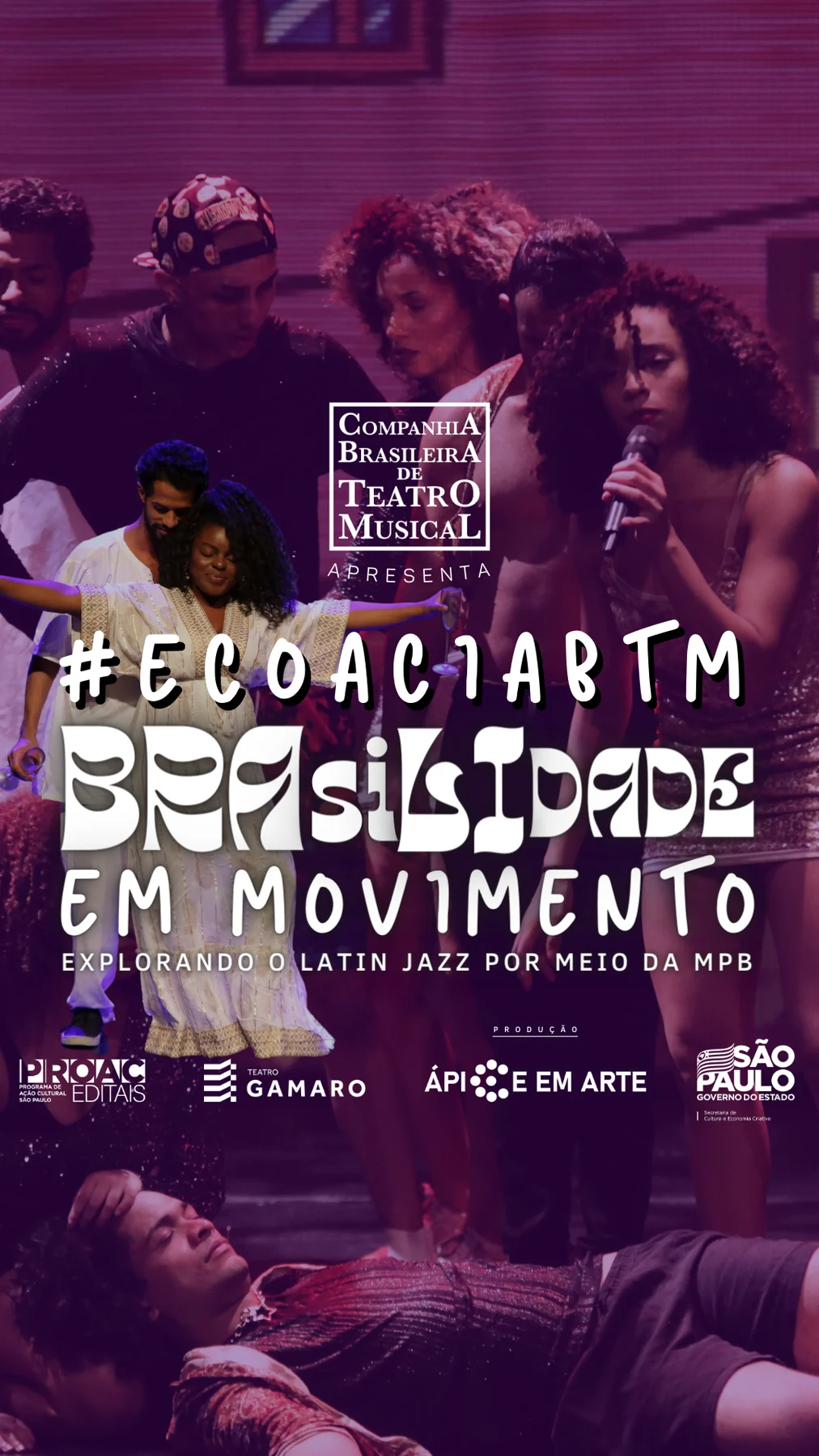 Cenas do espetáculo BEM com alunos da oficina no palco