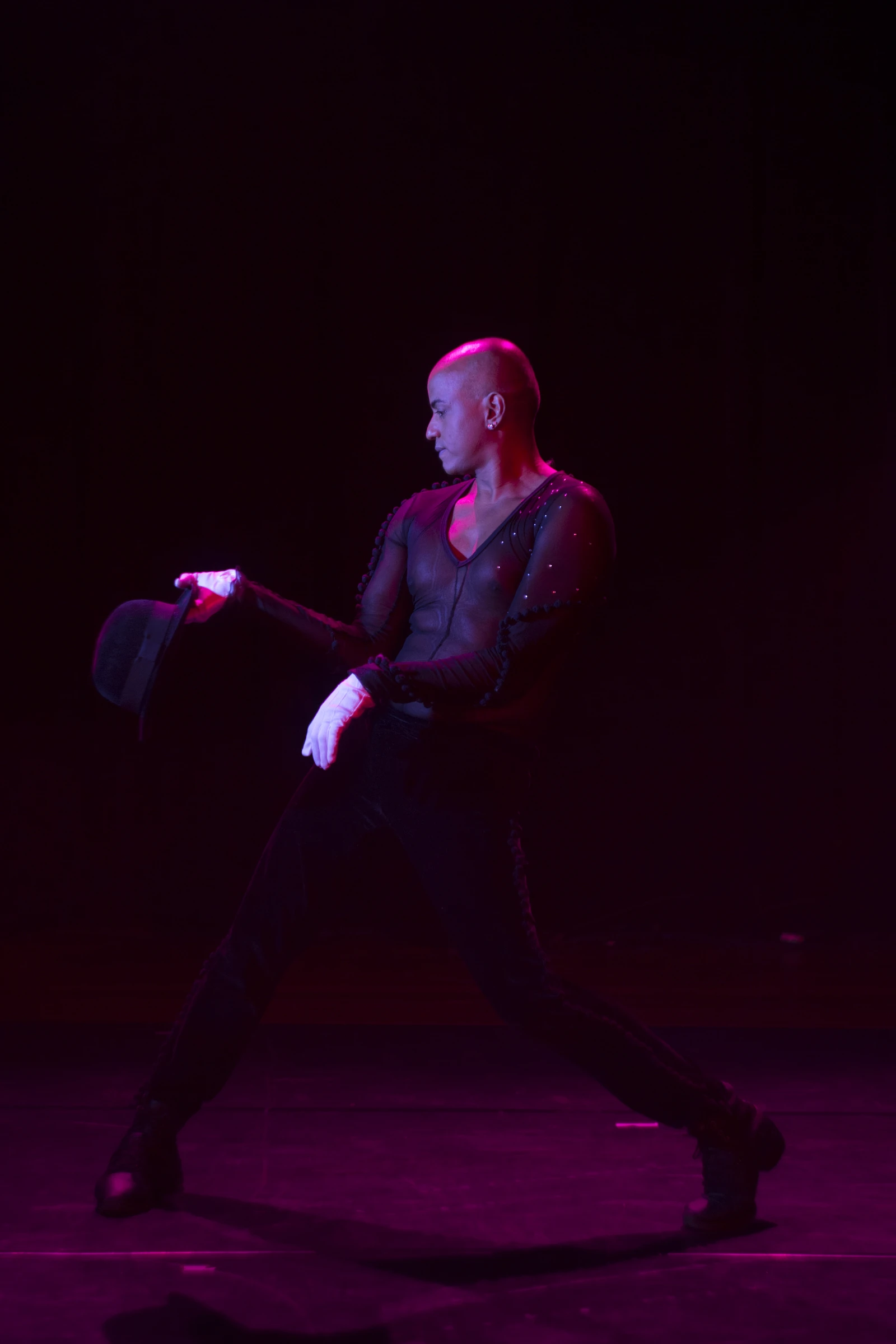 Francisco Ribeiro em performance de teatro musical